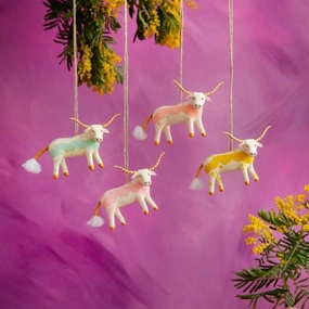 "beauregard" The Bovine Longhorn Ornament In Gold