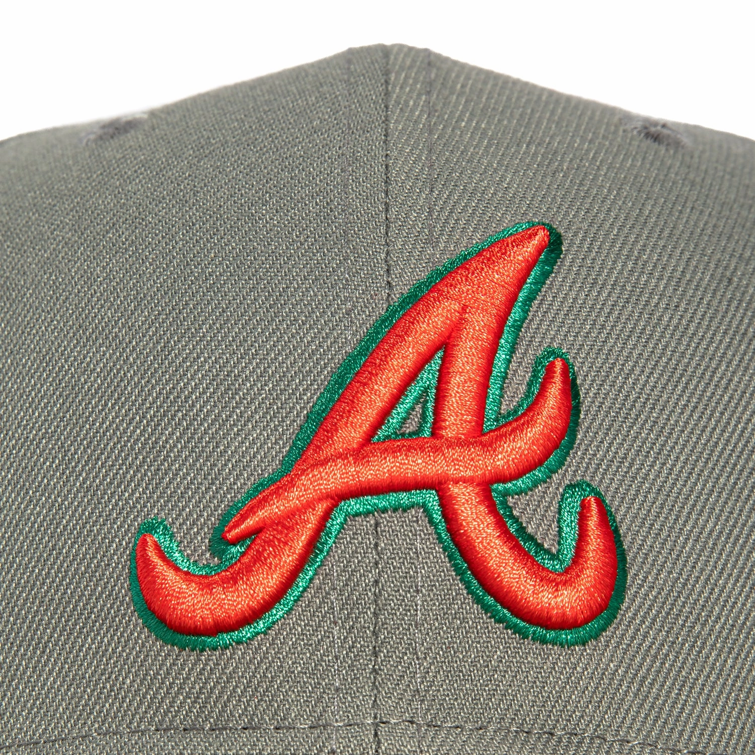 New Era 9Seventy Maxed Out Atlanta Braves Stretch-Snapback Hat - Graphite. Khaki