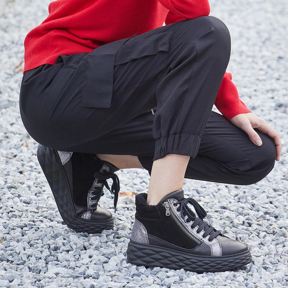 Parka Fur: Black Leather & Suede
